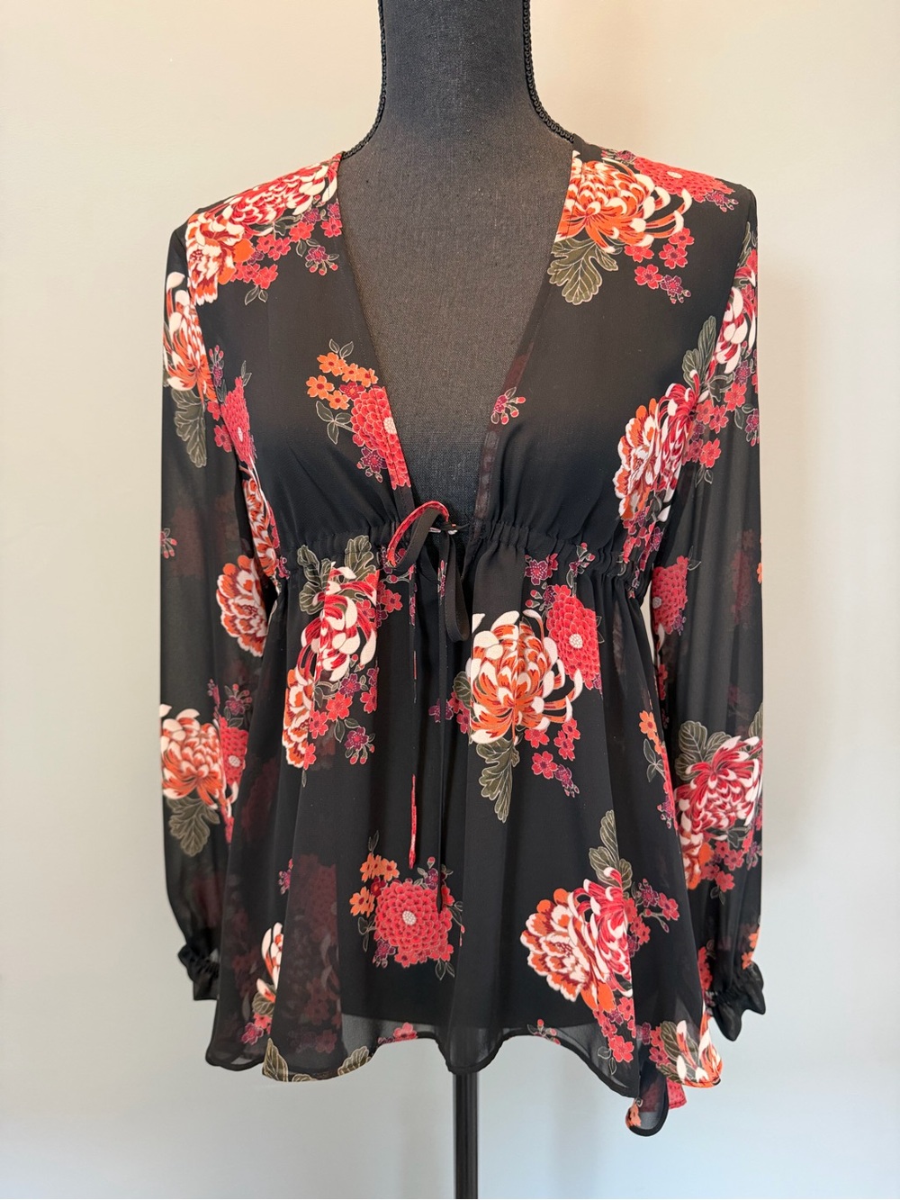 Express sheer floral hi/lo blouse